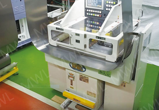 装置後退によるワーク取り出し